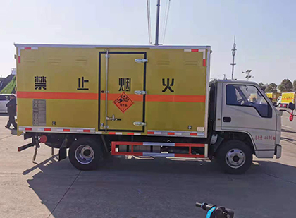 磁县爆破器材运输车工人安全操作规范与智能技术保障